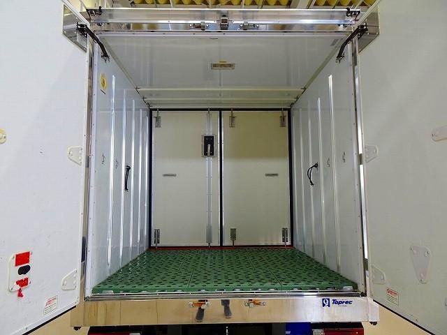 HINO DUTRO 2018 Image 31