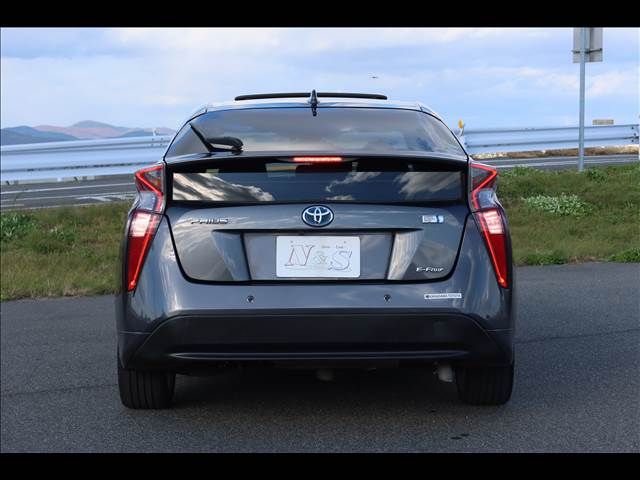 TOYOTA PRIUS 4WD 2016 Image 31