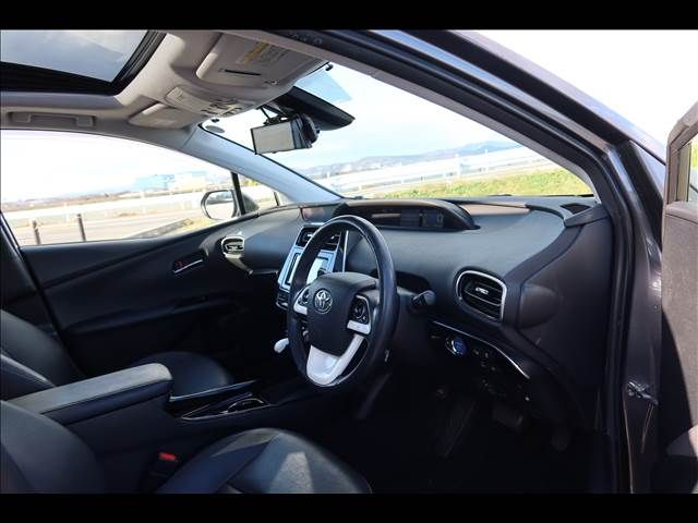 TOYOTA PRIUS 4WD 2016 Image 31