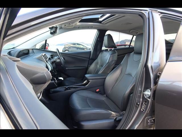 TOYOTA PRIUS 4WD 2016 Image 31