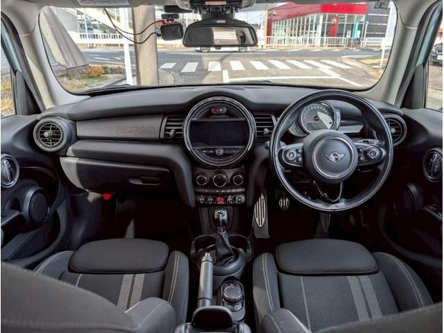 BMW MINI COOPER S 5DOOR 2019 Image 31