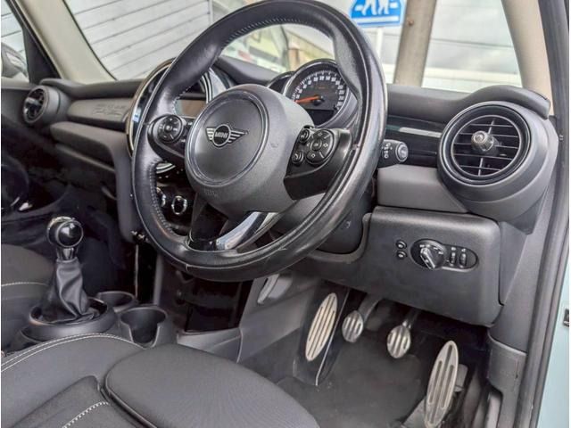 BMW MINI COOPER S 5DOOR 2019 Image 31