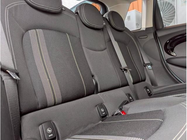 BMW MINI COOPER S 5DOOR 2019 Image 31