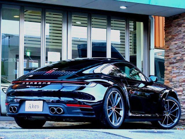 PORSCHE 911 2019 Image 31