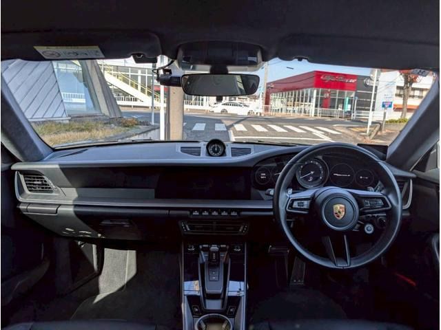 PORSCHE 911 2019 Image 31