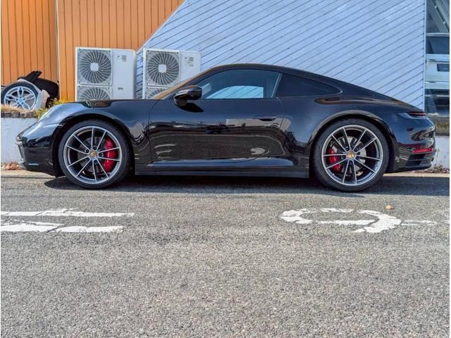 PORSCHE 911 2019 Image 31