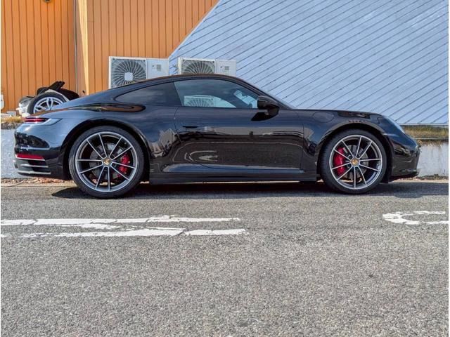 PORSCHE 911 2019 Image 31