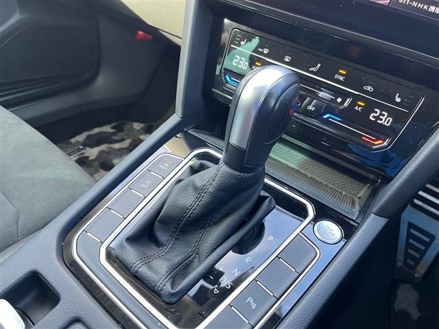 VOLKSWAGEN PASSAT VA 2022 Image 31