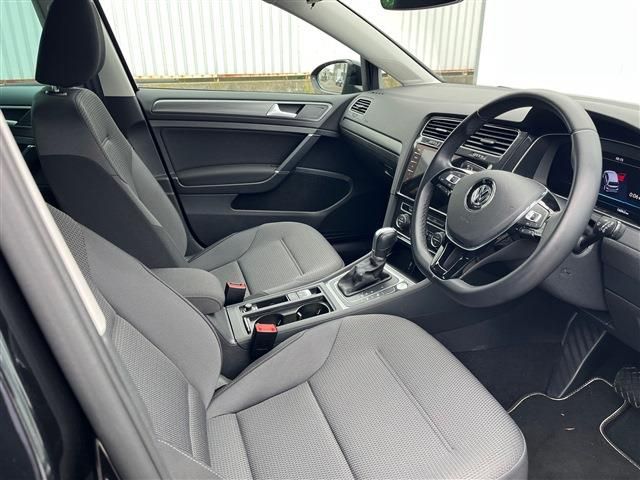 VOLKSWAGEN GOLF 2019 Image 31