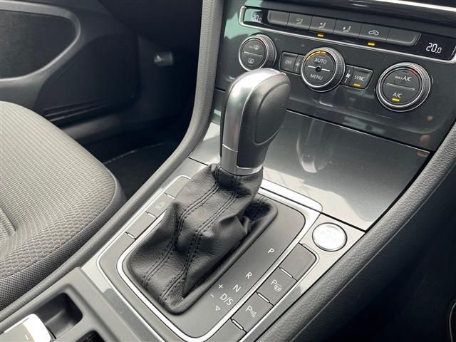 VOLKSWAGEN GOLF 2019 Image 31