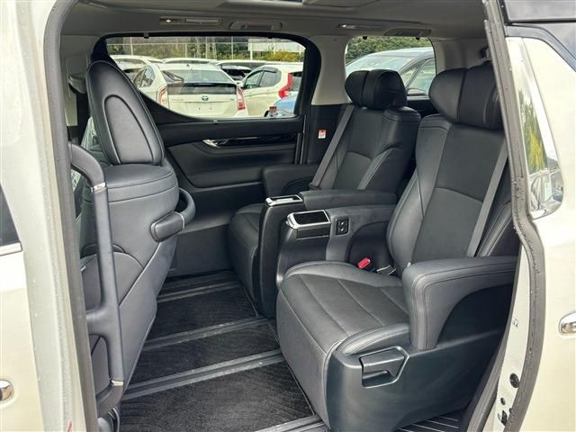 TOYOTA ALPHARD 2023 Image 31