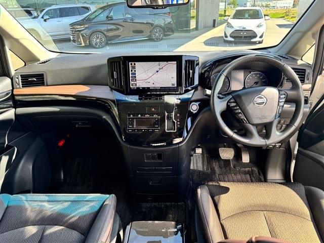 NISSAN ELGRAND 2021 Image 31