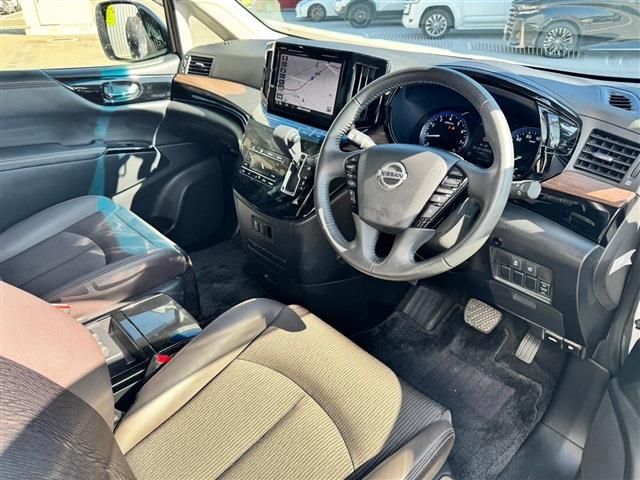 NISSAN ELGRAND 2021 Image 31