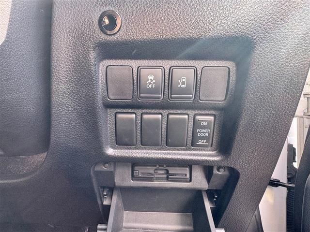 NISSAN ELGRAND 2021 Image 31