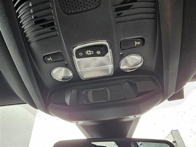 PEUGEOT 3008 2018 Image 31