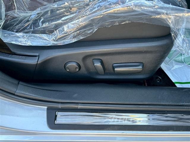 TOYOTA CROWN SEDAN HYBRID 2014 Image 31