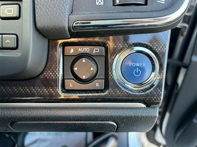 TOYOTA CROWN SEDAN HYBRID 2014 Image 31