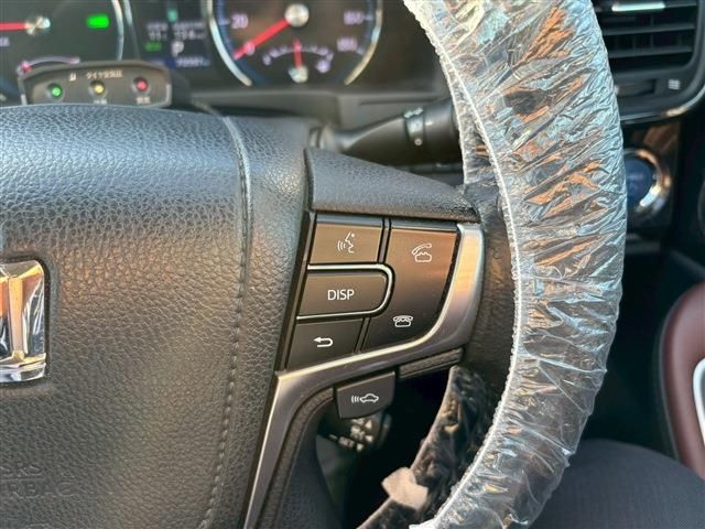 TOYOTA CROWN SEDAN HYBRID 2014 Image 31