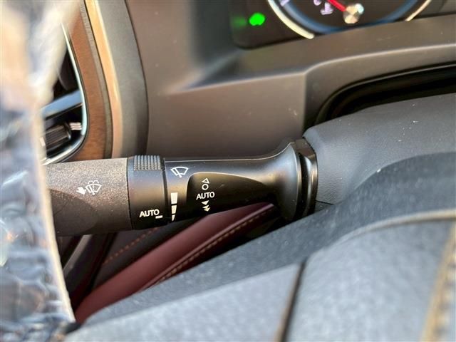 TOYOTA CROWN SEDAN HYBRID 2014 Image 31