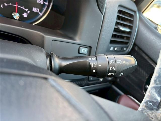 TOYOTA CROWN SEDAN HYBRID 2014 Image 31