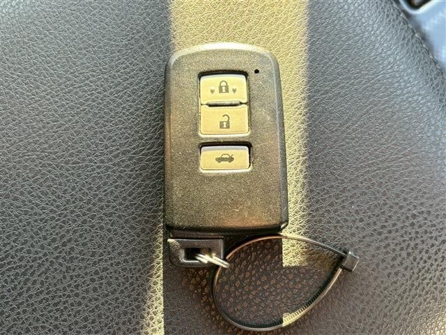 TOYOTA CROWN SEDAN HYBRID 2014 Image 31