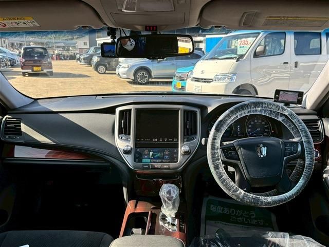 TOYOTA CROWN SEDAN HYBRID 2015 Image 31