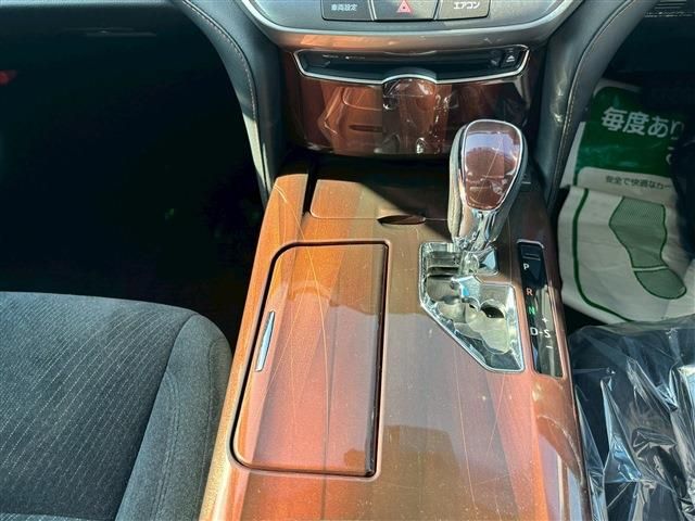 TOYOTA CROWN SEDAN HYBRID 2015 Image 31