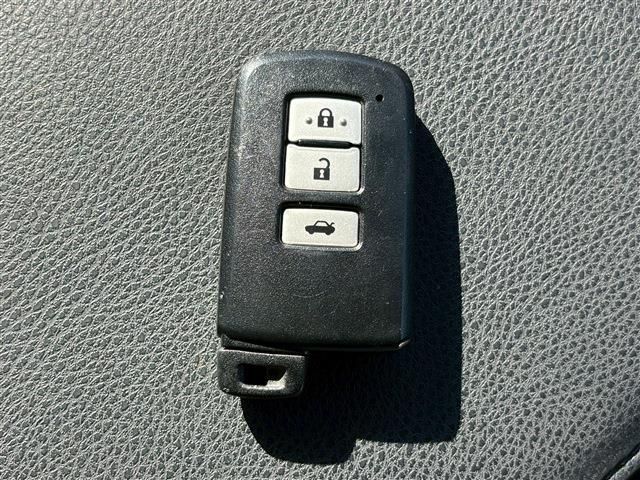 TOYOTA CROWN SEDAN HYBRID 2015 Image 31