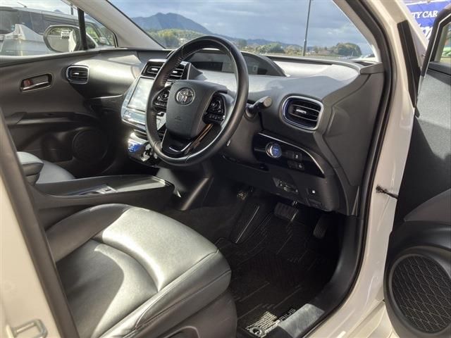 TOYOTA PRIUS 2019 Image 31