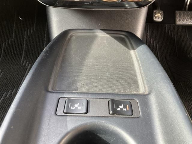 TOYOTA PRIUS 2019 Image 31