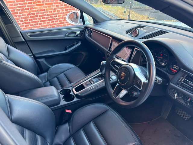 PORSCHE MACAN 2020 Image 31