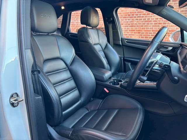 PORSCHE MACAN 2020 Image 31