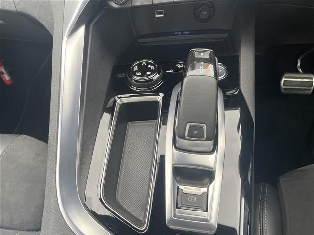 PEUGEOT 3008 2018 Image 31