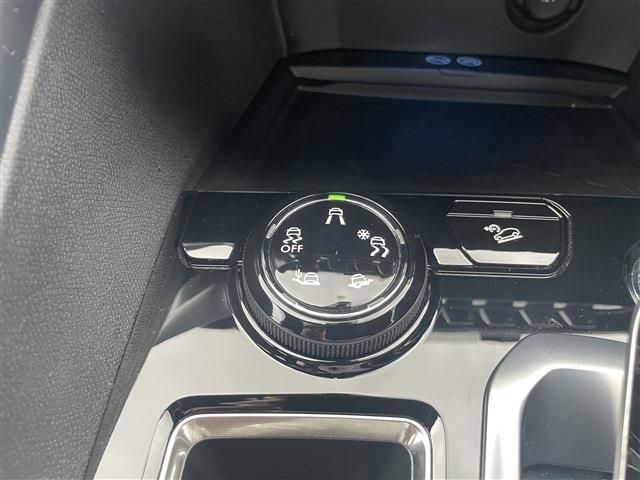 PEUGEOT 3008 2018 Image 31