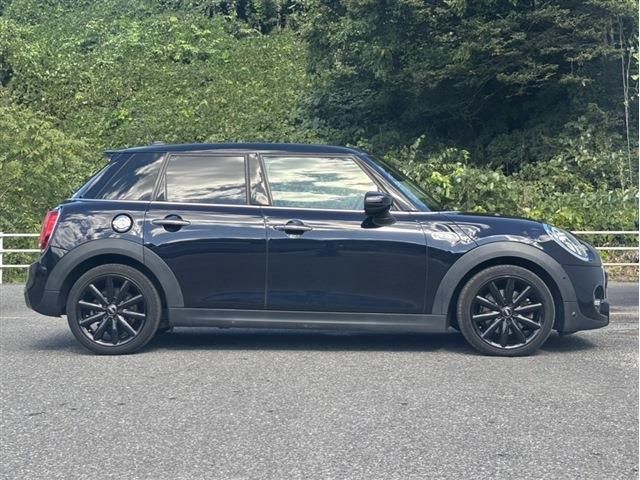 BMW MINI COOPER SD 5DOOR 2020 Image 31