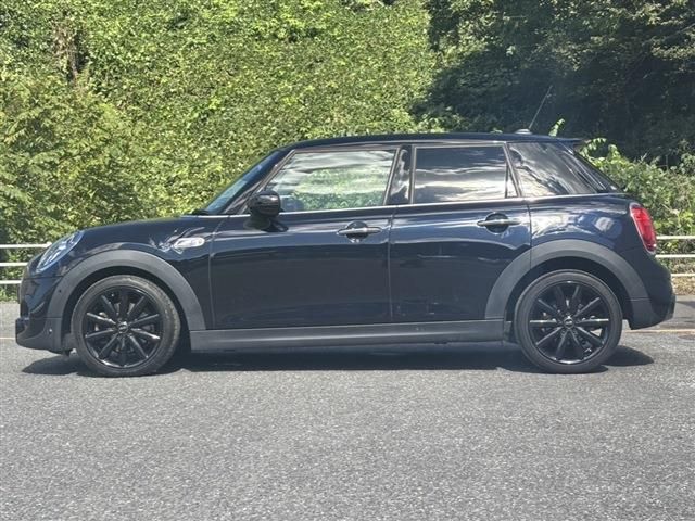 BMW MINI COOPER SD 5DOOR 2020 Image 31