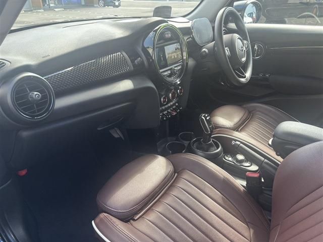 BMW MINI COOPER SD 5DOOR 2020 Image 31