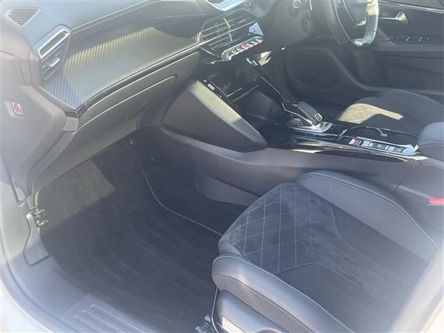 PEUGEOT 2008 2021 Image 31