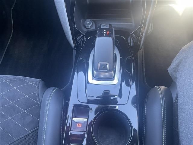 PEUGEOT 2008 2021 Image 31