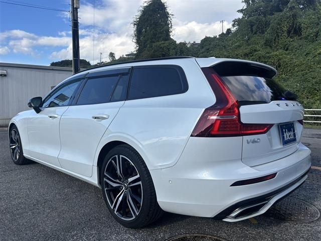 VOLVO V60 2021 Image 31