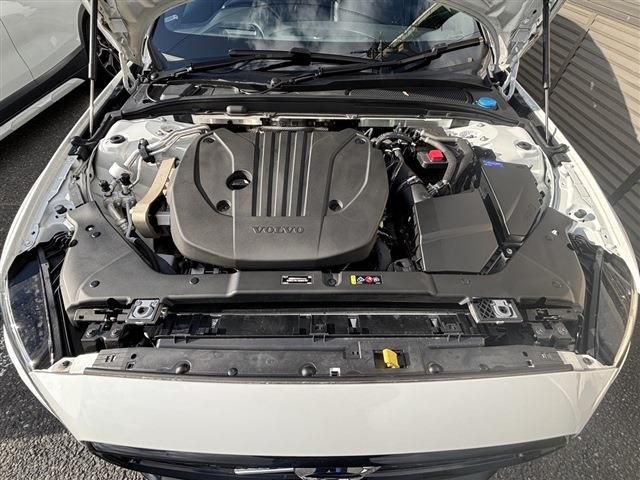 VOLVO V60 2021 Image 31