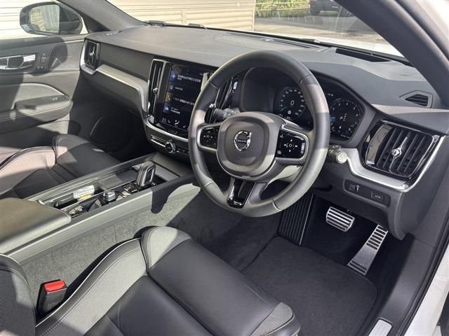 VOLVO V60 2021 Image 31