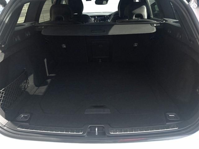 VOLVO V60 2021 Image 31