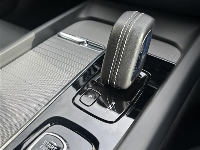 VOLVO V60 2021 Image 31