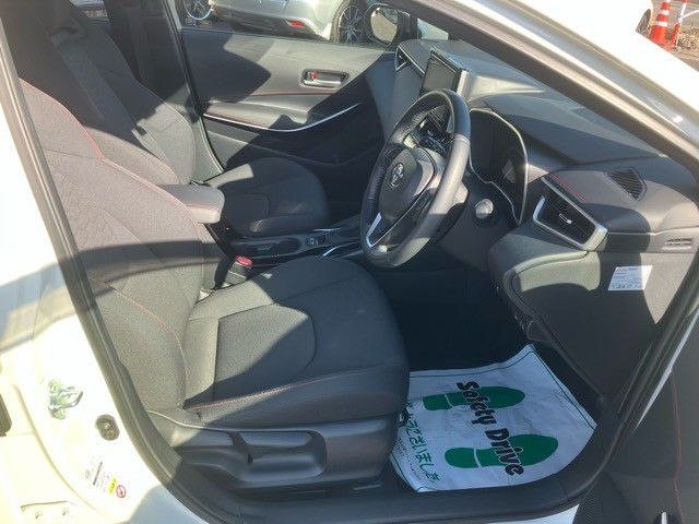 TOYOTA COROLLA SPORT HYBRID 2018 Image 31