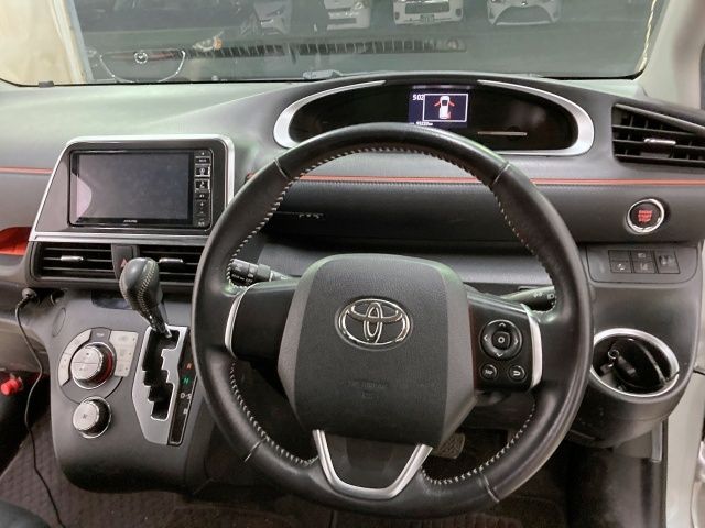 TOYOTA SIENTA 2016 Image 31