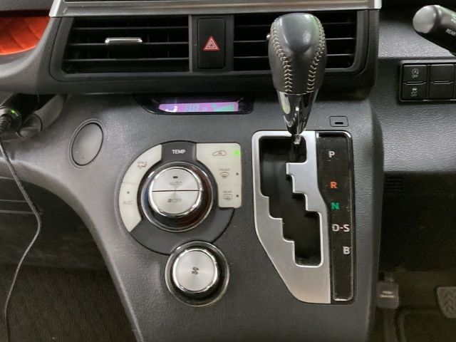 TOYOTA SIENTA 2016 Image 31