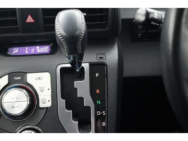 TOYOTA SIENTA 2018 Image 31