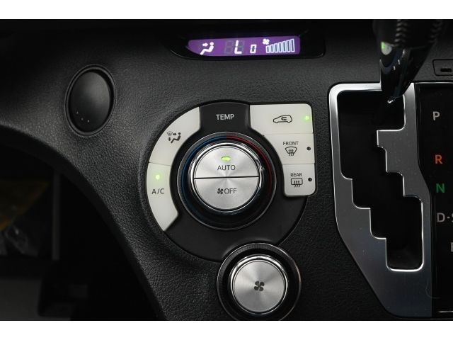 TOYOTA SIENTA 2018 Image 31