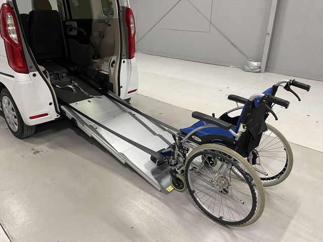 HONDA N BOX 2020 Image 31